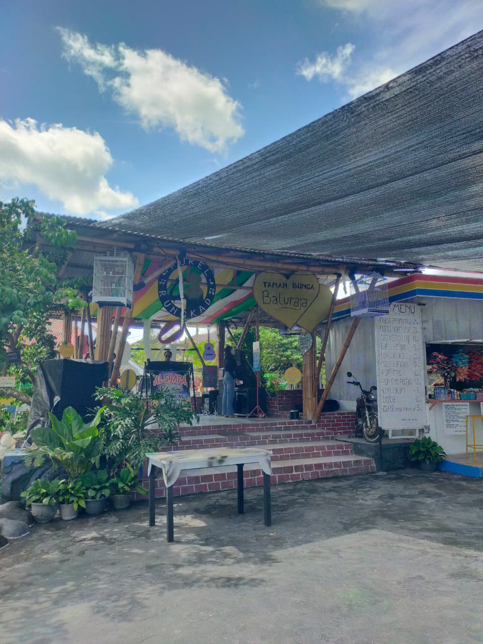 Tempat Karaoke